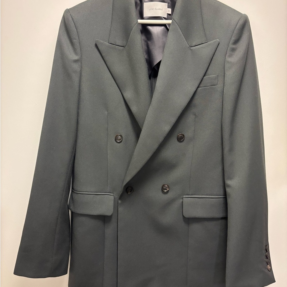 Low Classic Double-Breasted Gray Blazer